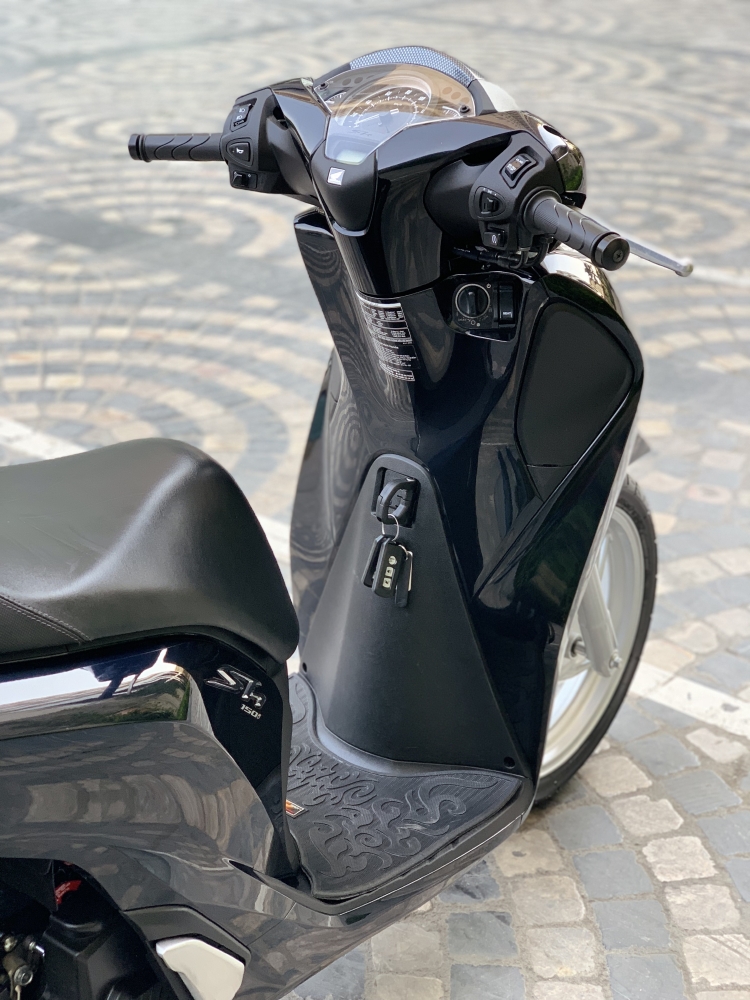 Cần bán SH Việt 125 CBS cuối 2018 màu Đen chạy 2000km quá mới