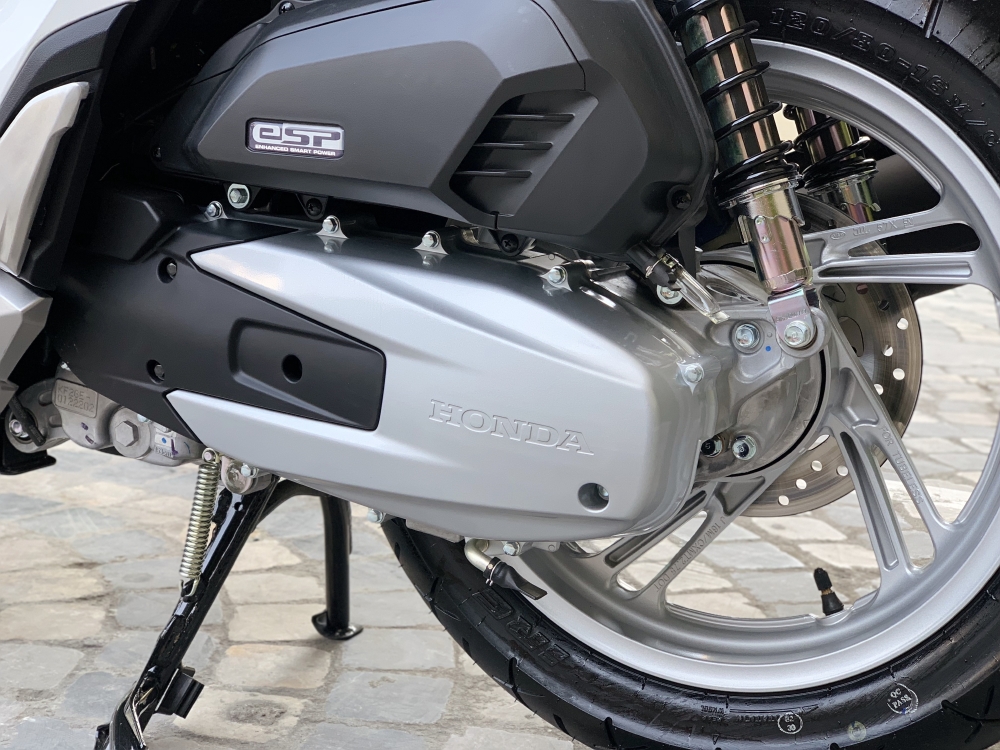 Cần bán SH Việt 150 ABS 20/11/2019 màu Trắng chạy 400km như mới