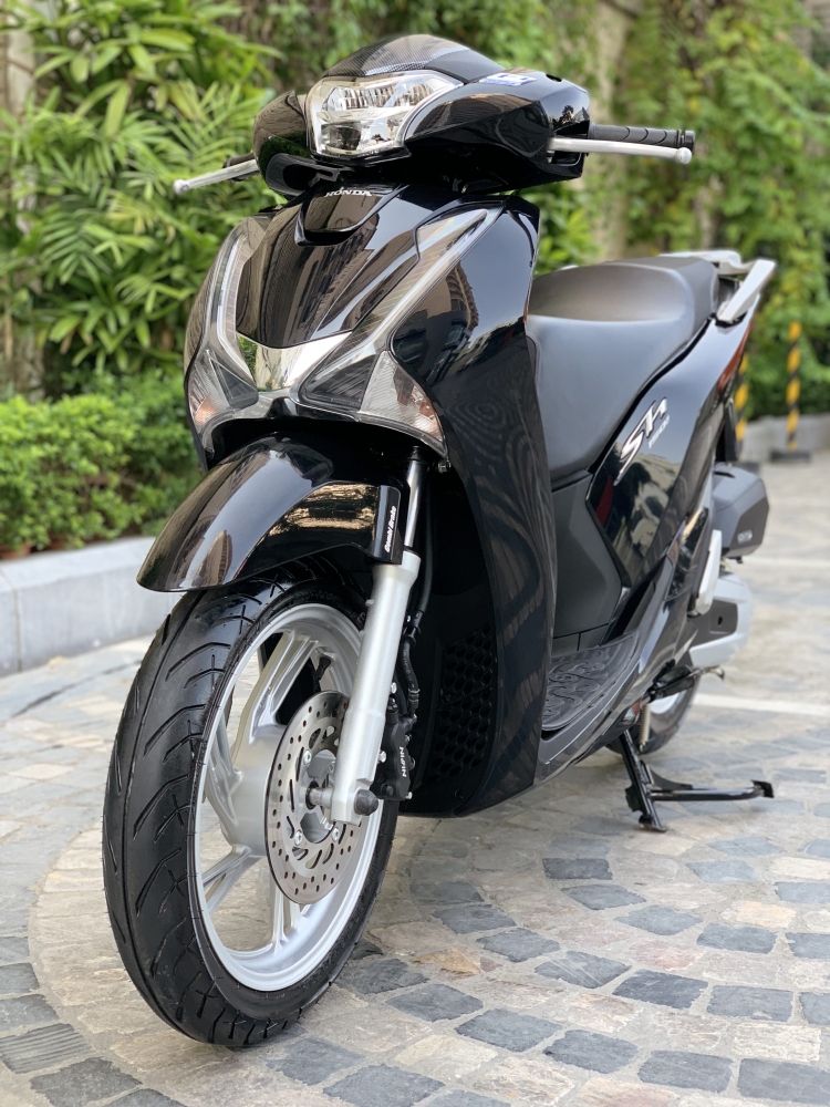 Cần bán SH Việt 125 CBS cuối 2018 màu Đen chạy 2000km quá mới