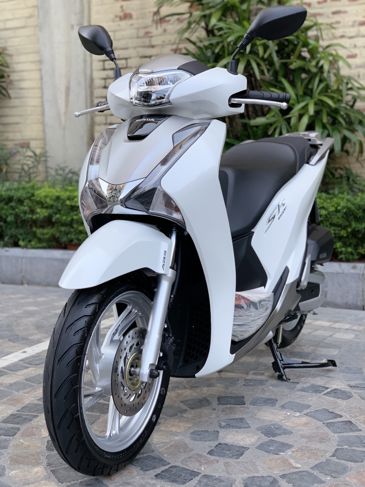 Cần bán SH Việt 150 ABS 20/11/2019 màu Trắng chạy 400km như mới