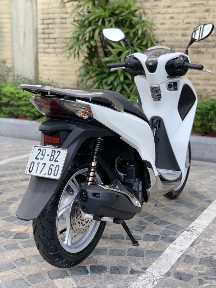 Cần bán SH Việt 150 ABS 20/11/2019 màu Trắng chạy 400km như mới