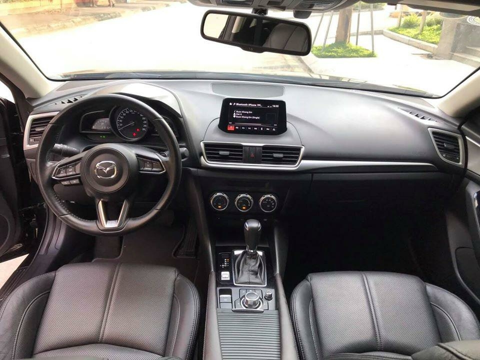 Bán Mazda 3 màu đen 2017