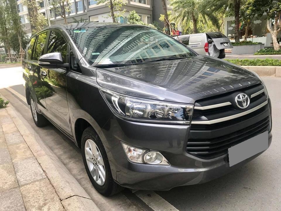 Bán Toyota Innova Xám 2016 tự động phom mới chính chủ.