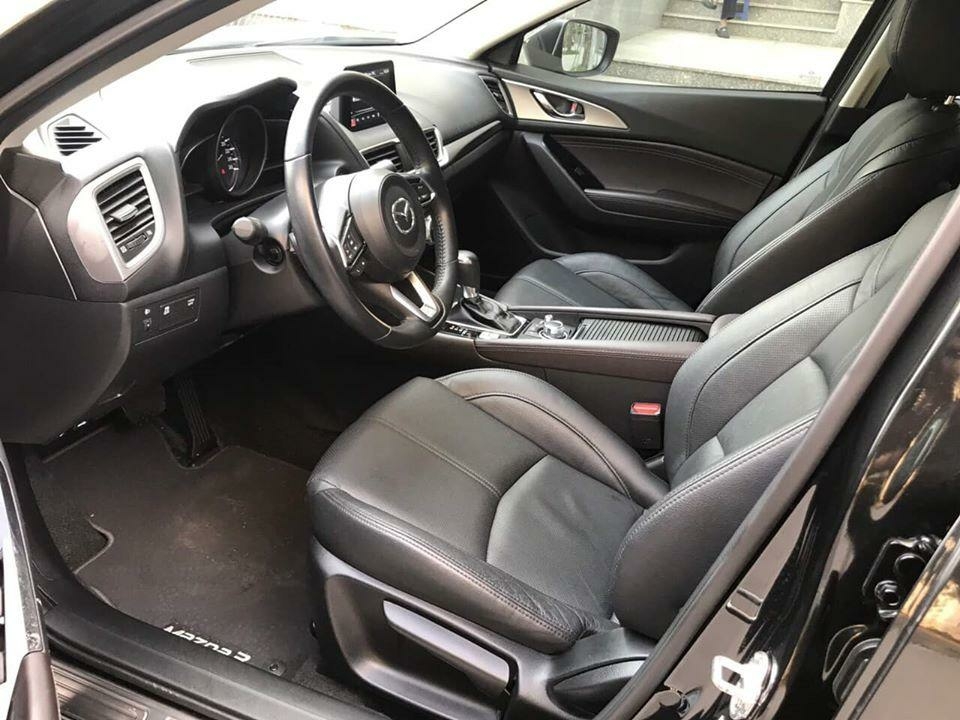 Bán Mazda 3 màu đen 2017