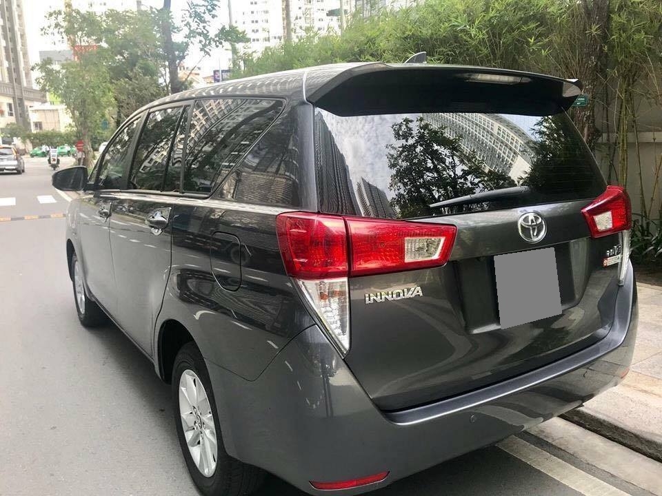 Bán Toyota Innova Xám 2016 tự động phom mới chính chủ.