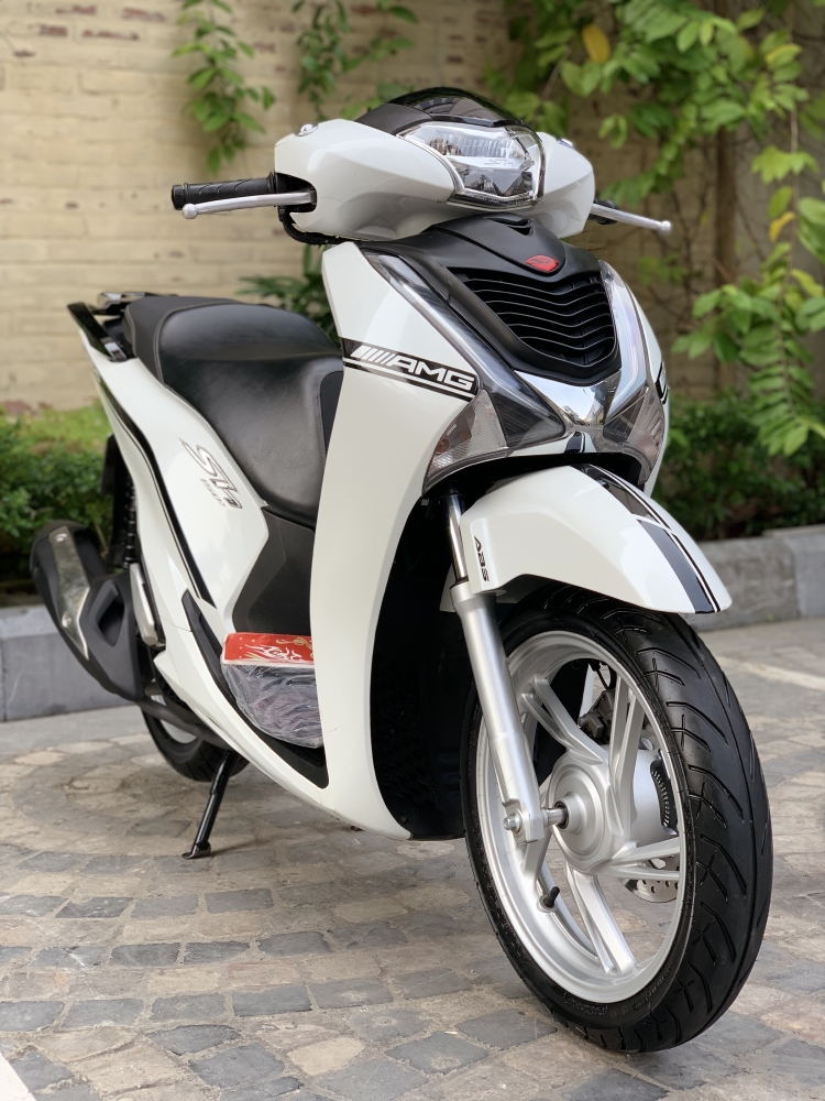 Cần bán SH Việt 150 ABS cuối 2018 màu Trắng cực đẹp- Biển Vip