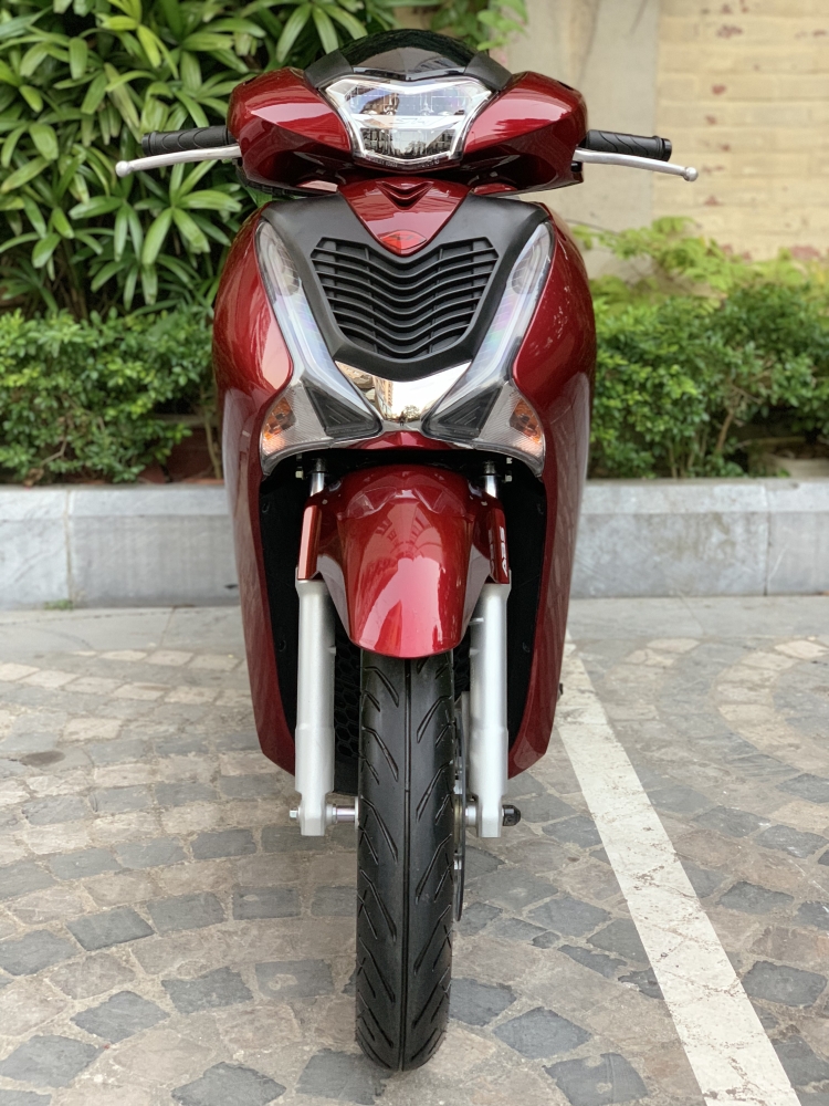 Cần bán SH Việt 150 ABS 2019 màu đỏ chạy 1000km như mới