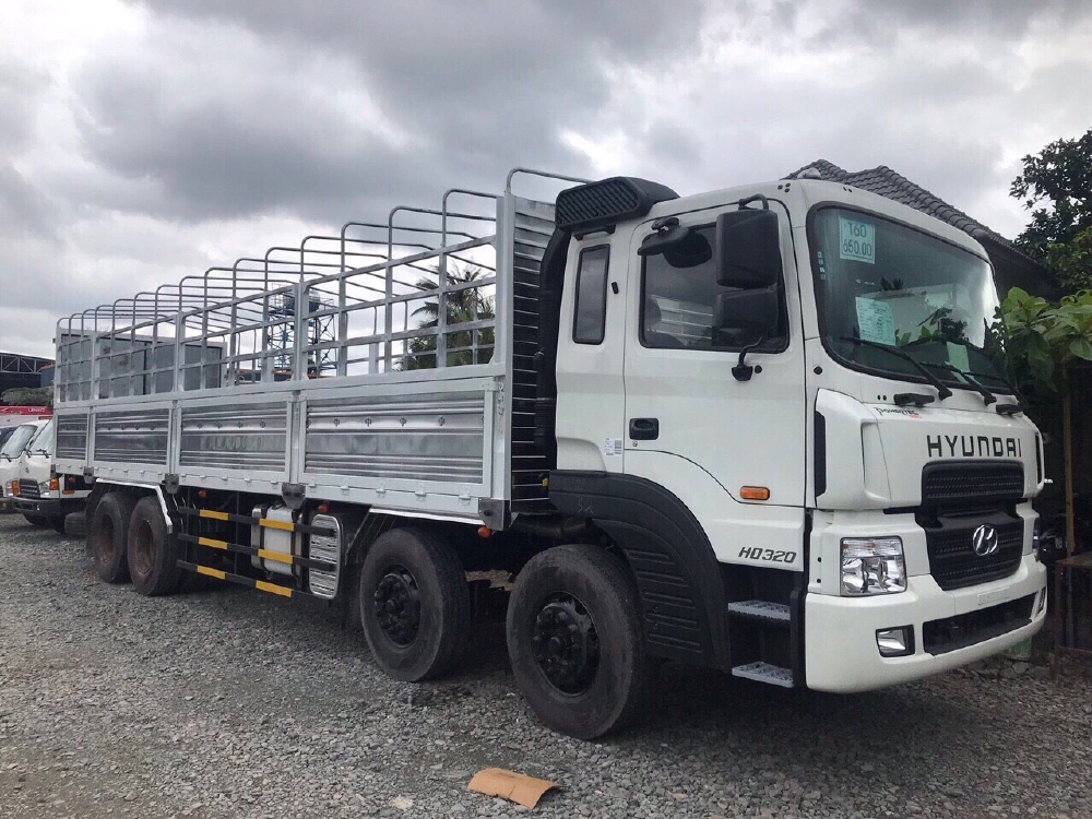 HYUNDAI 320 