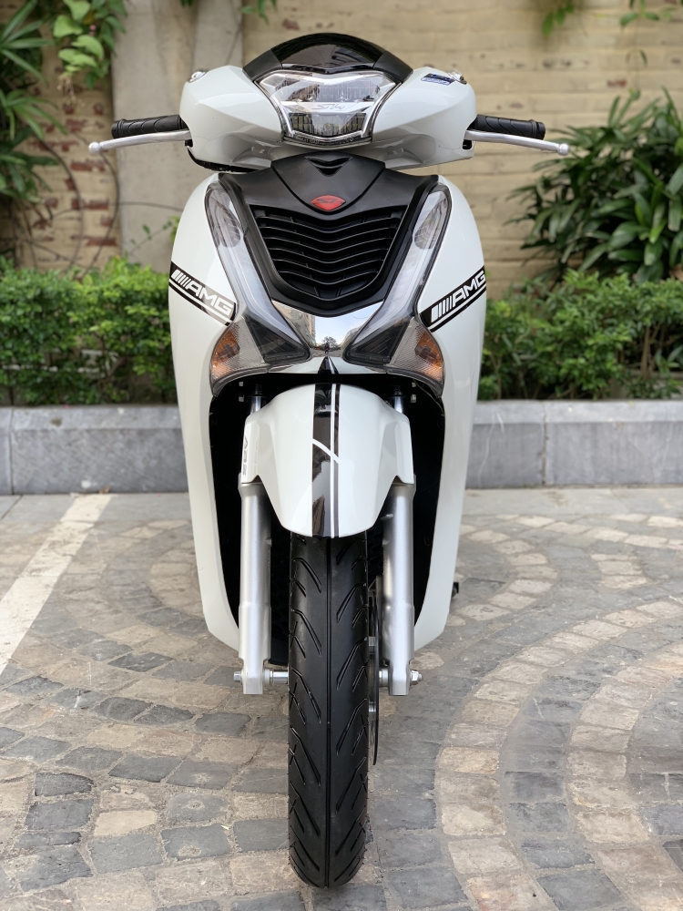 Cần bán SH Việt 150 ABS cuối 2018 màu Trắng cực đẹp- Biển Vip
