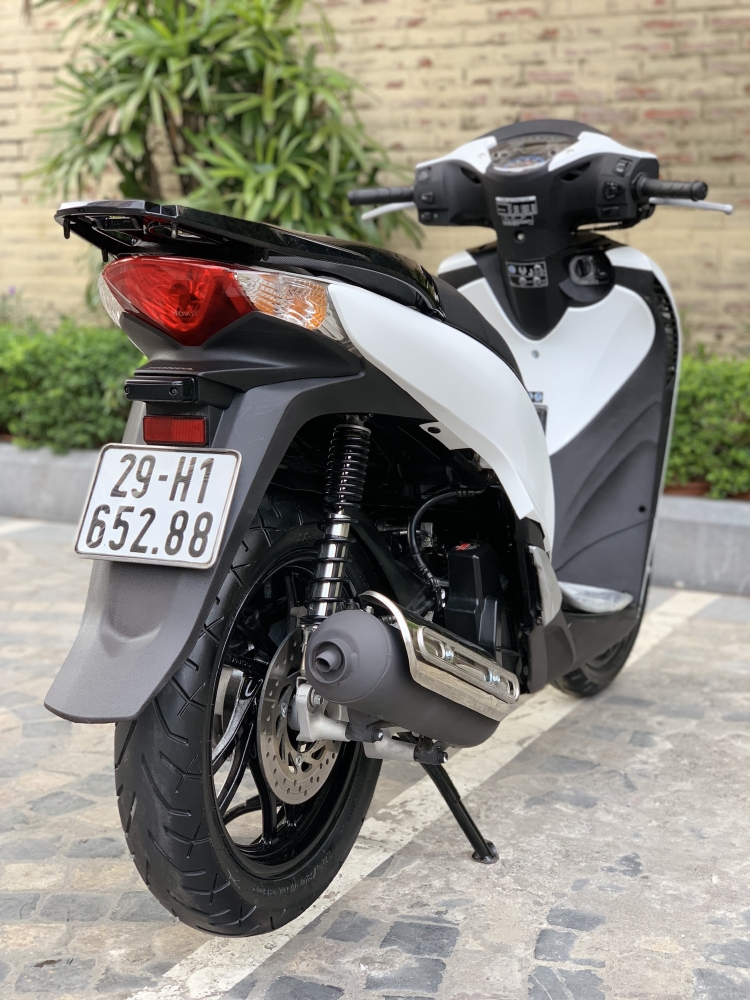 Cần bán SH Việt 150 Full nhập 2016 màu Trắng Sport- biển Vip