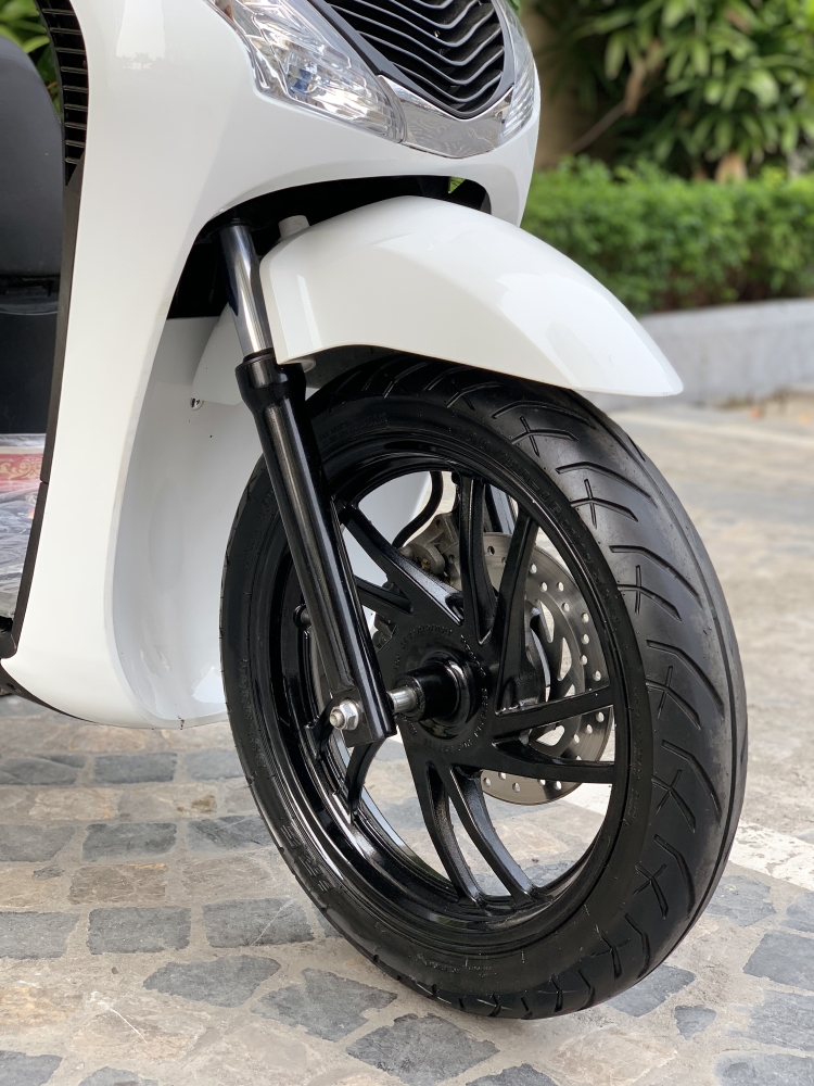 Cần bán SH Việt 150 Full nhập 2016 màu Trắng Sport- biển Vip
