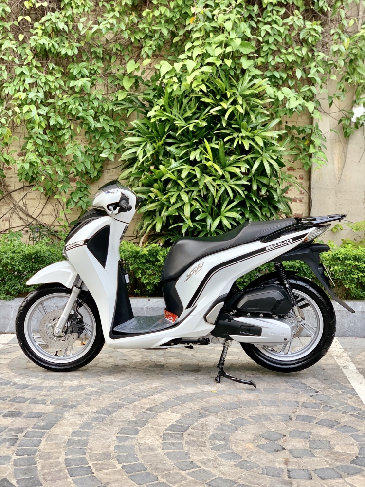 Cần bán SH Việt 150 ABS cuối 2018 màu Trắng cực đẹp- Biển Vip