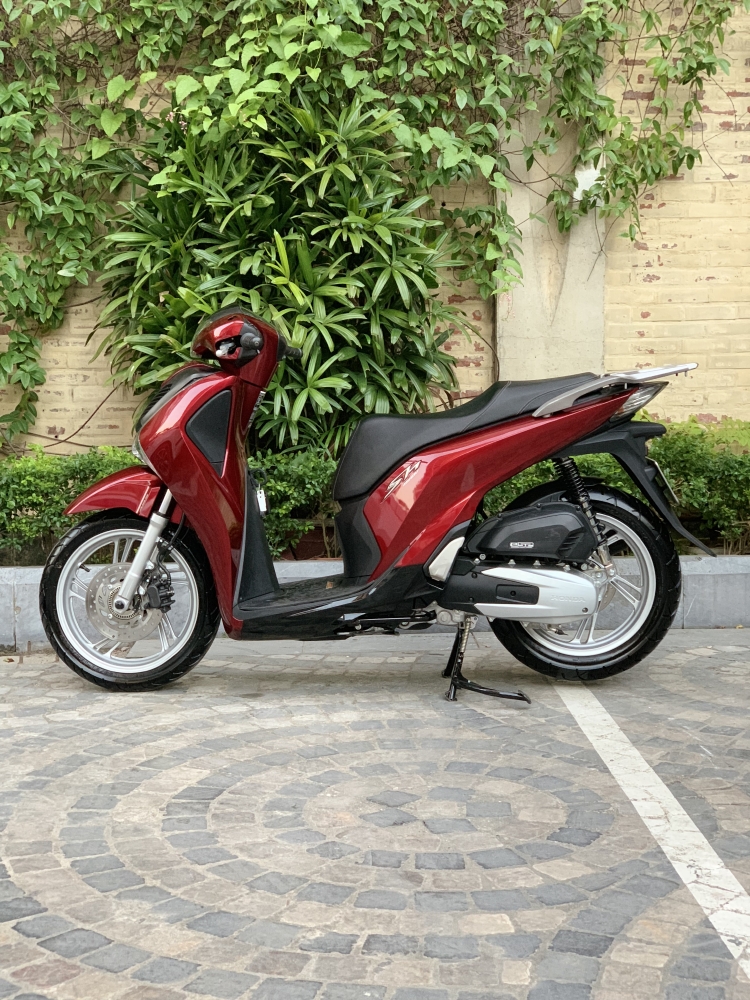Cần bán SH Việt 150 ABS 2019 màu đỏ chạy 1000km như mới