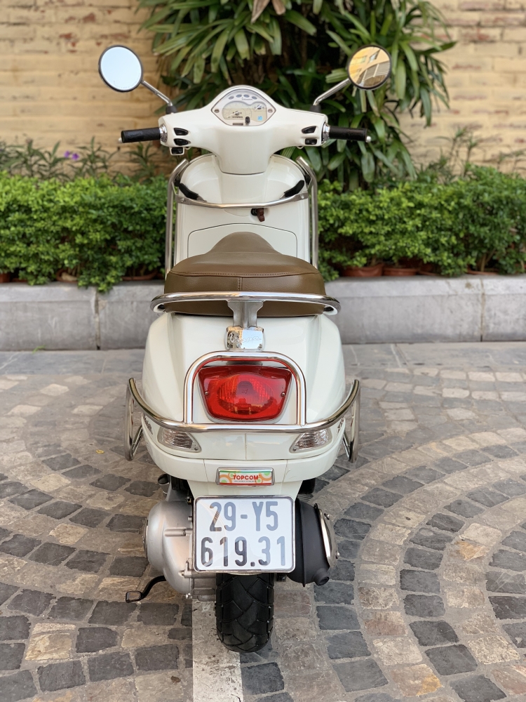 Cần bán Vespa LX ie 2012 màu Trắng cực chất