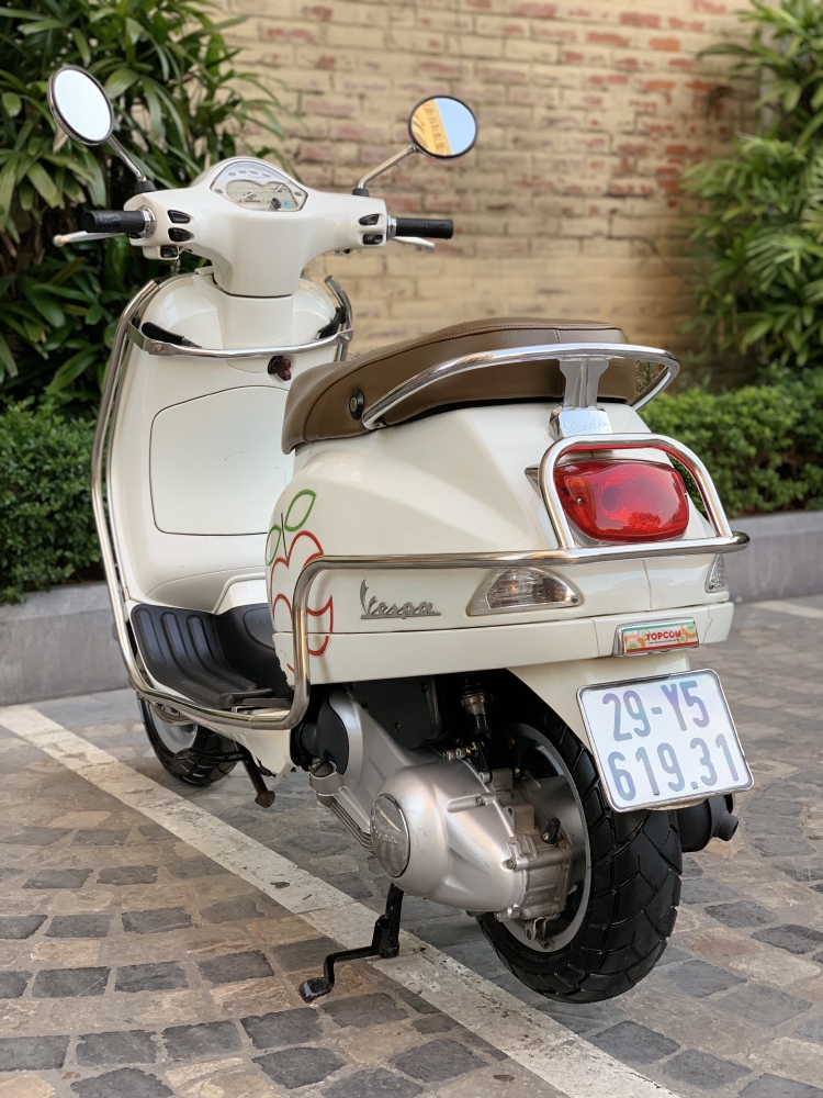 Cần bán Vespa LX ie 2012 màu Trắng cực chất