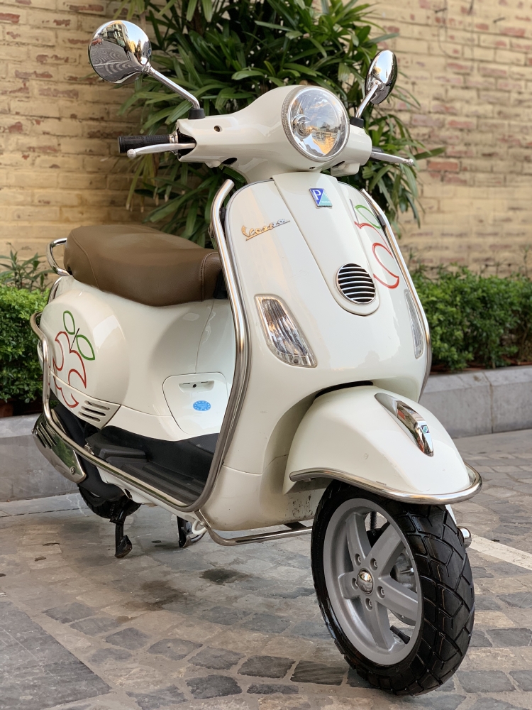 Cần bán Vespa LX ie 2012 màu Trắng cực chất