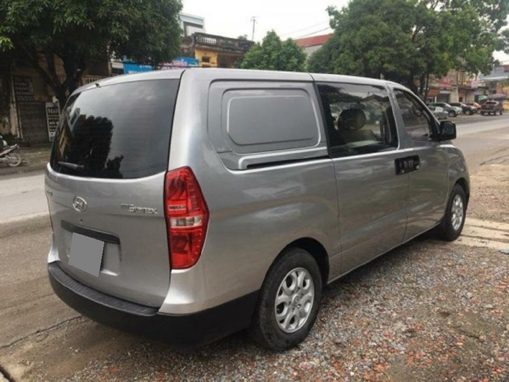 Cần bán Huynhdai Starex 2011 van 6 cho 800 kg