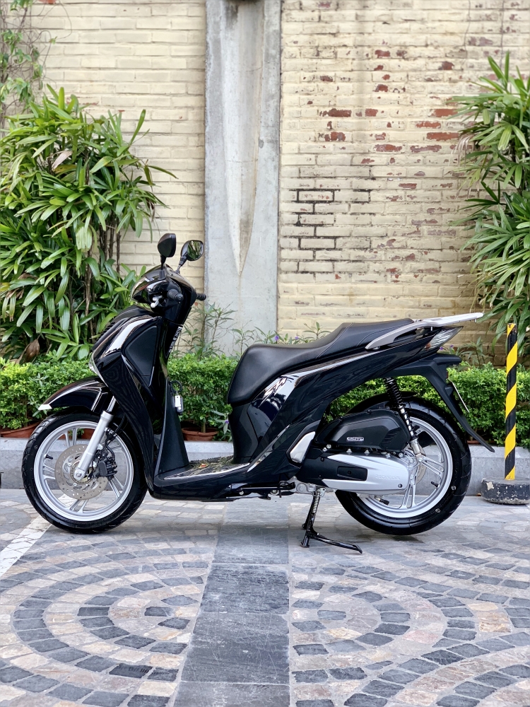 Cần bán SH Việt 125 ABS 2019 màu Đen quá mới