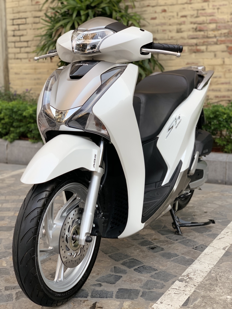 Cần bán SH Việt 125 ABS 2019 màu Trắng chạy 800km như mới