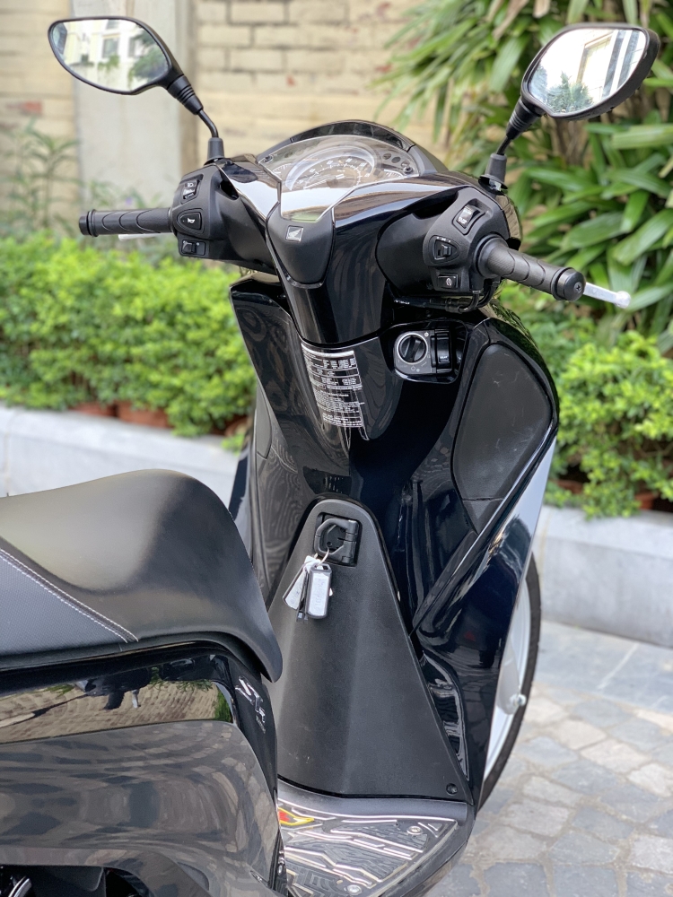 Cần bán SH Việt 125 ABS 2019 màu Đen quá mới