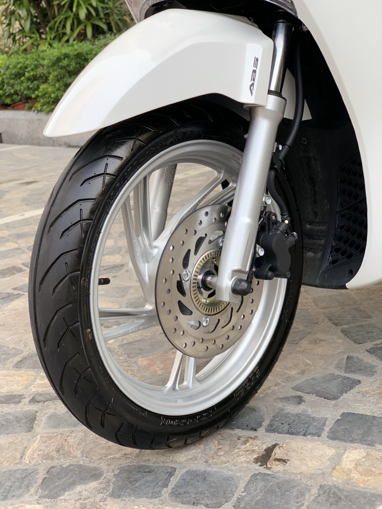 Cần bán SH Việt 125 ABS 2019 màu Trắng chạy 800km như mới