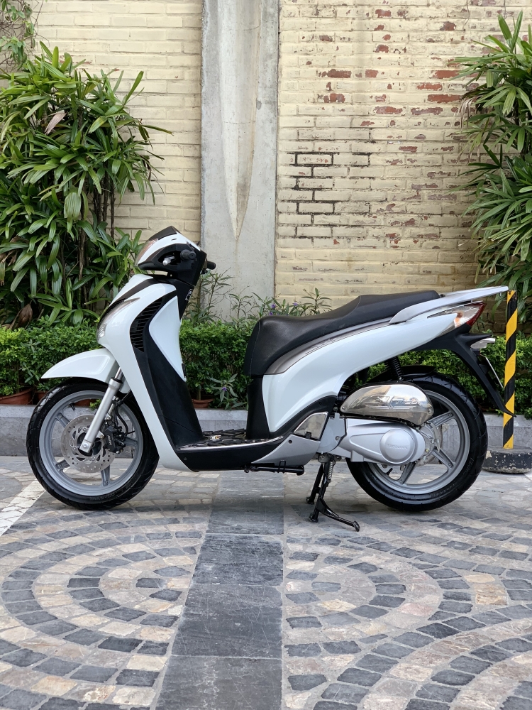 Cần bán SH Nhập 125 cuối 2012 màu Trắng cực chất