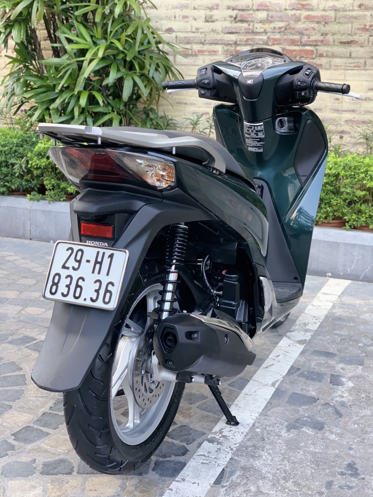 Cần bán SH Việt 125 CBS cuối 2017 màu xanh rêu, biển Vip cực chất