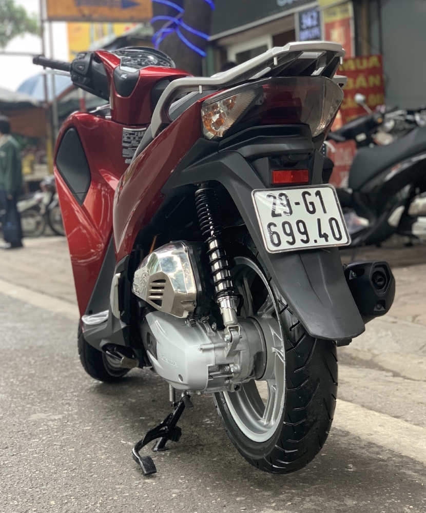 Cần bán SH Việt 125 ABS cuối 2017 màu Đỏ cực mới, xe đẹp miễn chê.