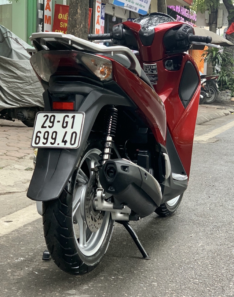 Cần bán SH Việt 125 ABS cuối 2017 màu Đỏ cực mới, xe đẹp miễn chê.
