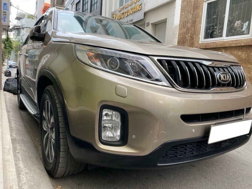 Gia đình cần bán kia Sorento 2017, số tự động, máy xăng, bản full, màu vàng cát