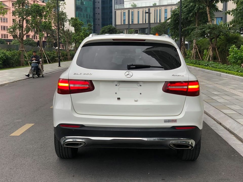 Bán Mer GLC250 4Matic sx 2017 màu Trắng nội thất Nâu, chạy 3v km, Bao test hãng toàn quốc