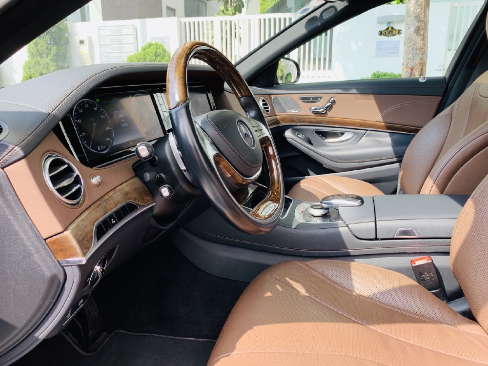Mercedes Benz S400 sx 2014  Full Option: Âm thanh Burmester - Cửa hit - Nâng hạ gầm - Giảm xóc hơi - Cốp điện - Đá cốp - Cửa sổ trời Panorama ...vv