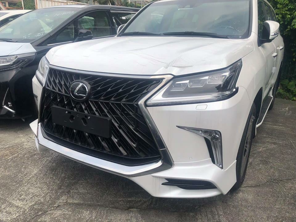 Giao ngay Lexus LX570 Super Sport S 2020 xuất Trung Đông mới 100% LH/ 0969.313.368