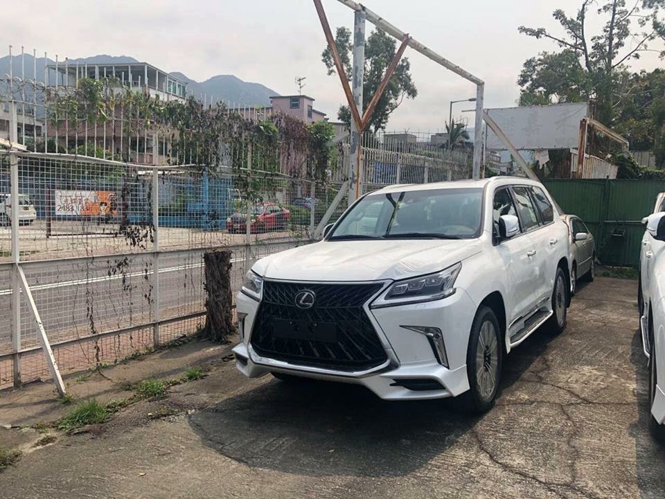 Giao ngay Lexus LX570 Super Sport S 2020 xuất Trung Đông mới 100% LH/ 0969.313.368