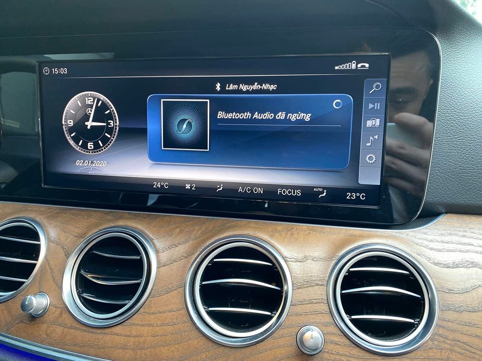 Bán Mercedes-Benz E200 Model 2019 màu Trắng, nt Đen chạy lướt 8000km zin đét