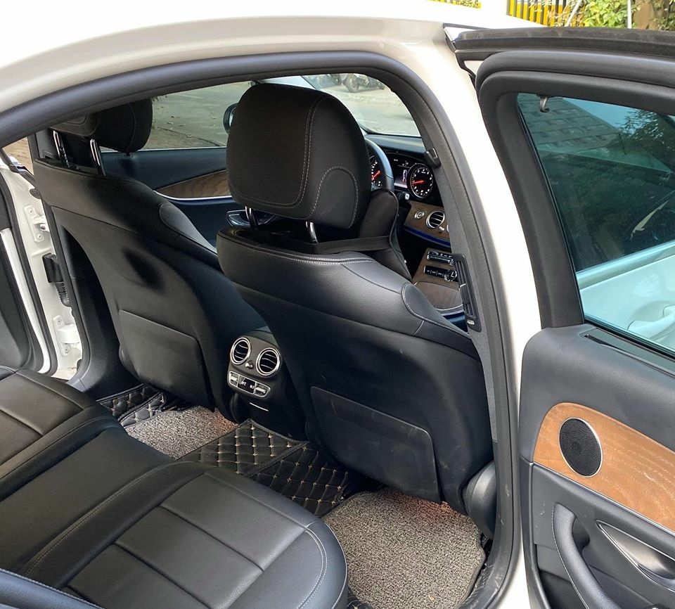 Bán Mercedes-Benz E200 Model 2019 màu Trắng, nt Đen chạy lướt 8000km zin đét