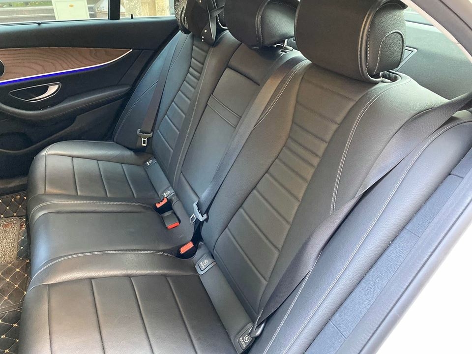 Bán Mercedes-Benz E200 Model 2019 màu Trắng, nt Đen chạy lướt 8000km zin đét