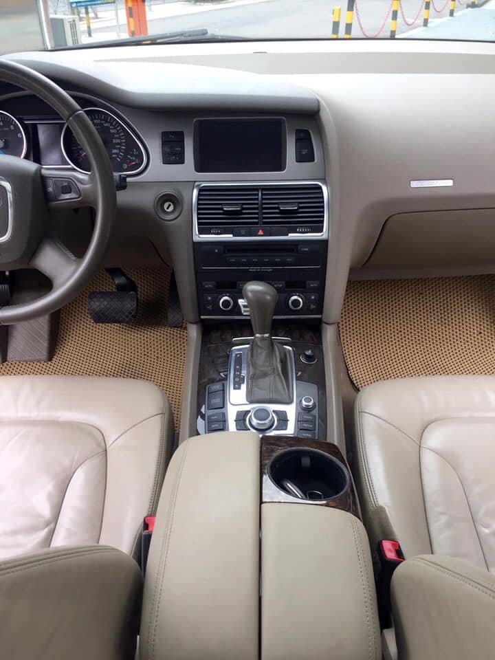 Audi Q7 sản xuất 2008 mới khủng khiếp odo 5,2 vạn km một chủ sử dụng từ mới tinh