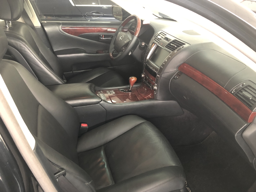 Lexus LS600H model 2009 Bản 4 chỗ cực vip