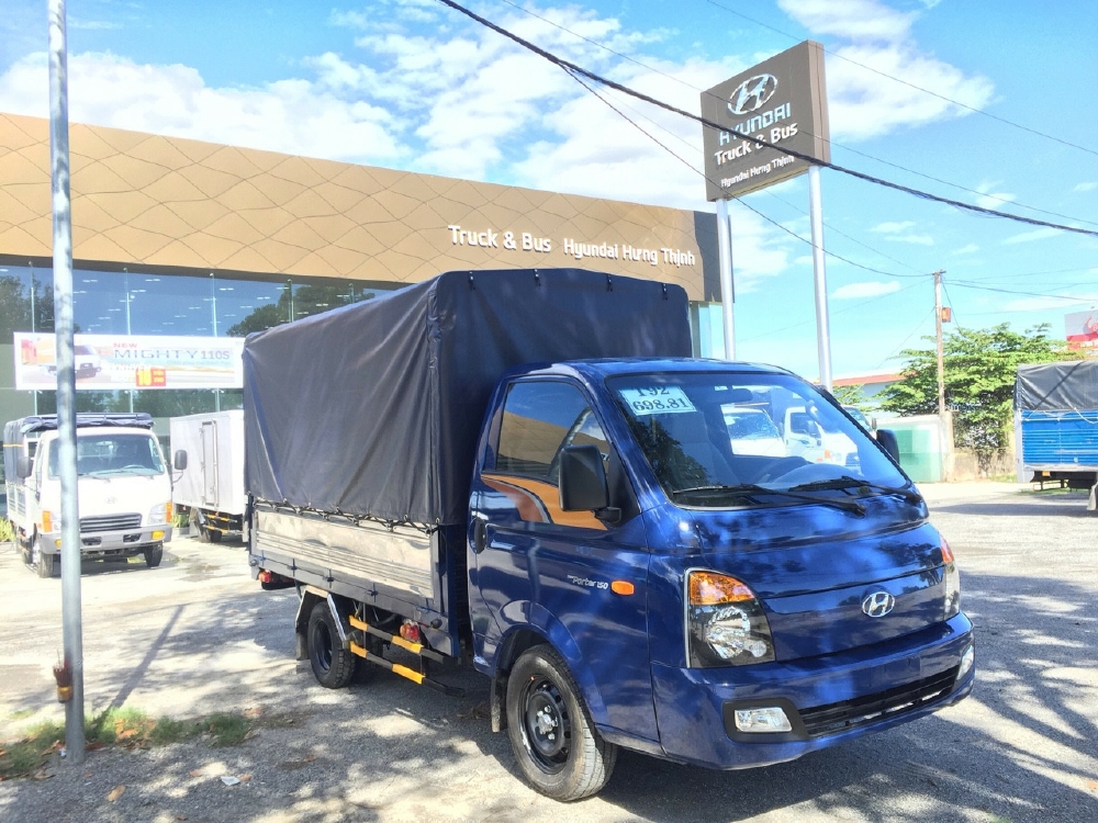 Hyundai H150 thùng mui bạt