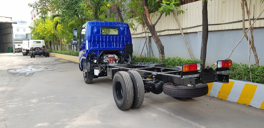 Xe Tải Hino 1.95 Tấn Mui Bạt Thùng Dài 4m5