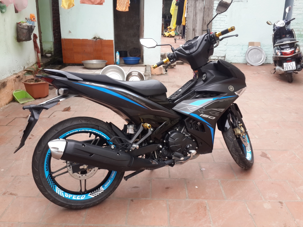Bán Yamaha Exciter 2019 xanh đen nhám đã đi 4000 km