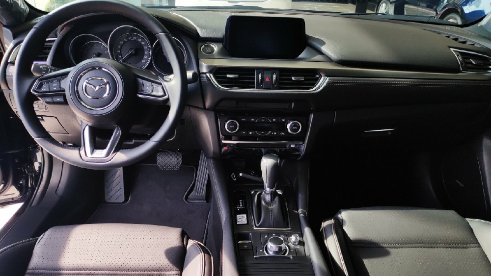 Bán Mazda 6 khuyến mãi cực hấp dẫn, LH: 0909514137