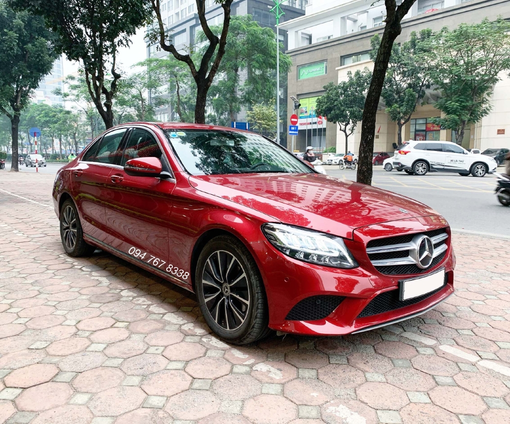 Bán Mercedes C200 2019 màu Đỏ chính chủ chạy lướt biển đẹp giá tốt
