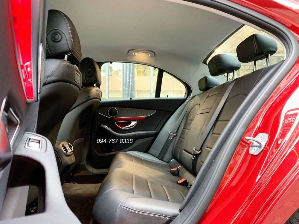 Bán Mercedes C200 2019 màu Đỏ chính chủ chạy lướt biển đẹp giá tốt