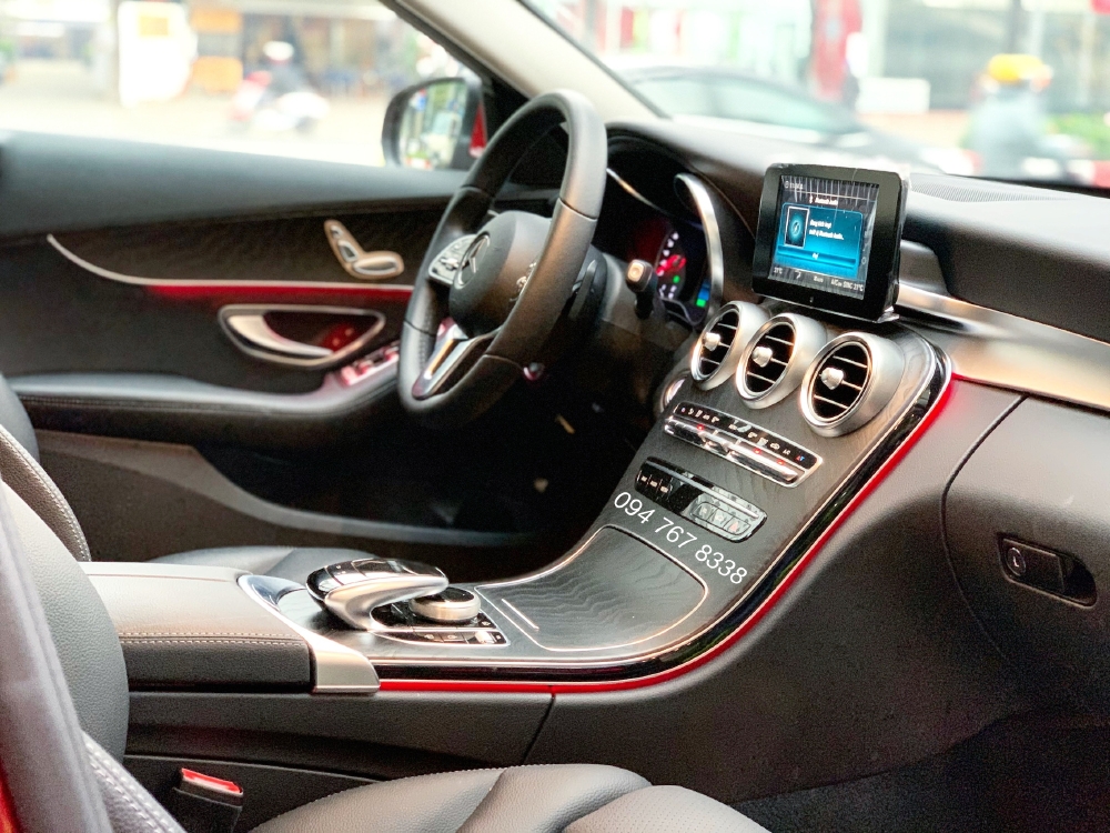 Bán Mercedes C200 2019 màu Đỏ chính chủ chạy lướt biển đẹp giá tốt