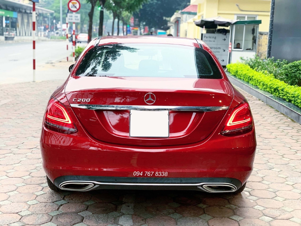 Bán Mercedes C200 2019 màu Đỏ chính chủ chạy lướt biển đẹp giá tốt