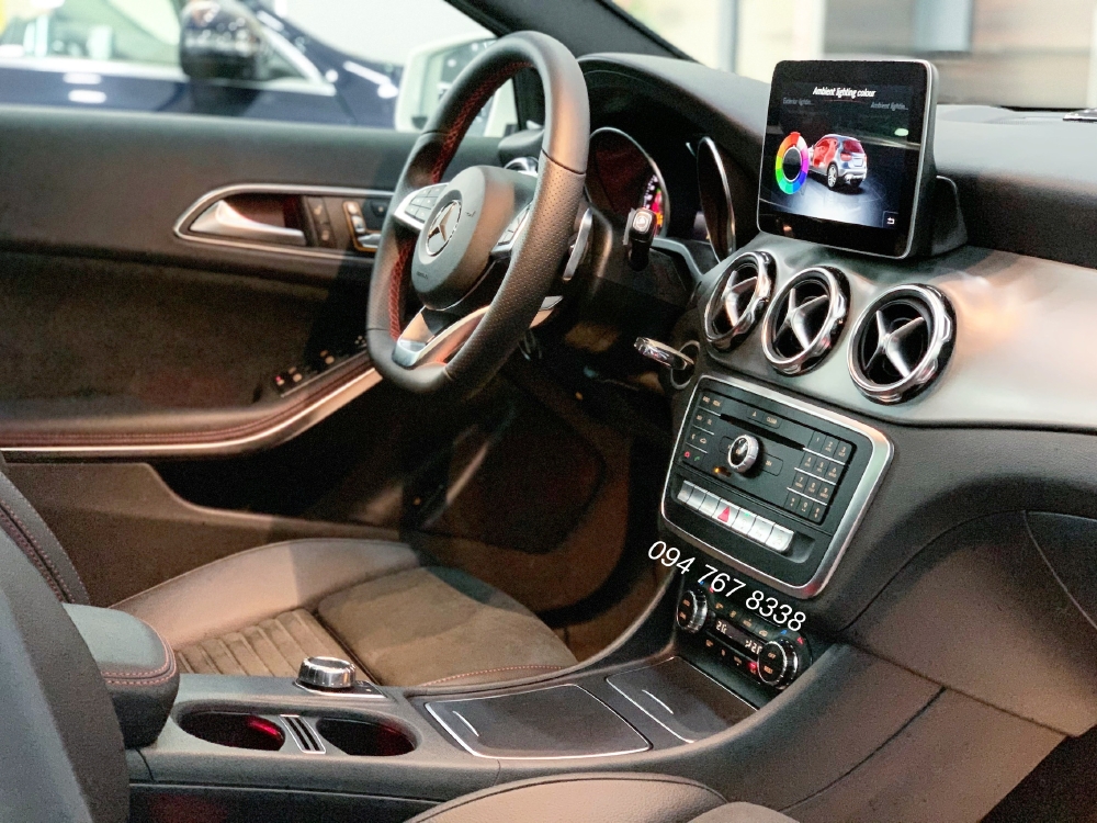 Bán Mercedes GLA250 AMG 2020 siêu lướt chính chủ biển đẹp - rẻ hơn mua mới 350tr