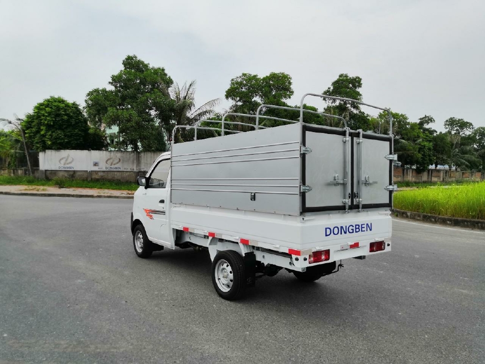 xe dongben Db1021 810kg , KM phí trước bạ