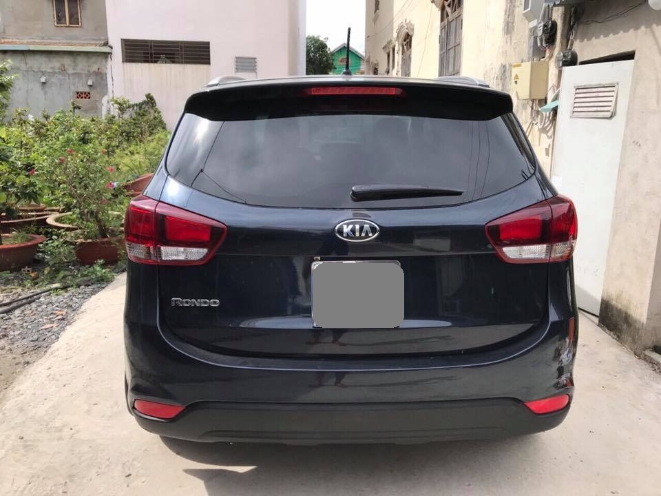 Bán Kia Rondo GAT tự động 2019 màu đen xe như mới